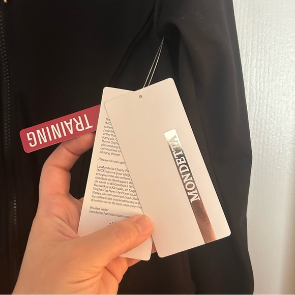 NWT MONDETTA Women's Black Full Zip-up Athleisure Jacket with Hood Size Small - Picture 5 of 9